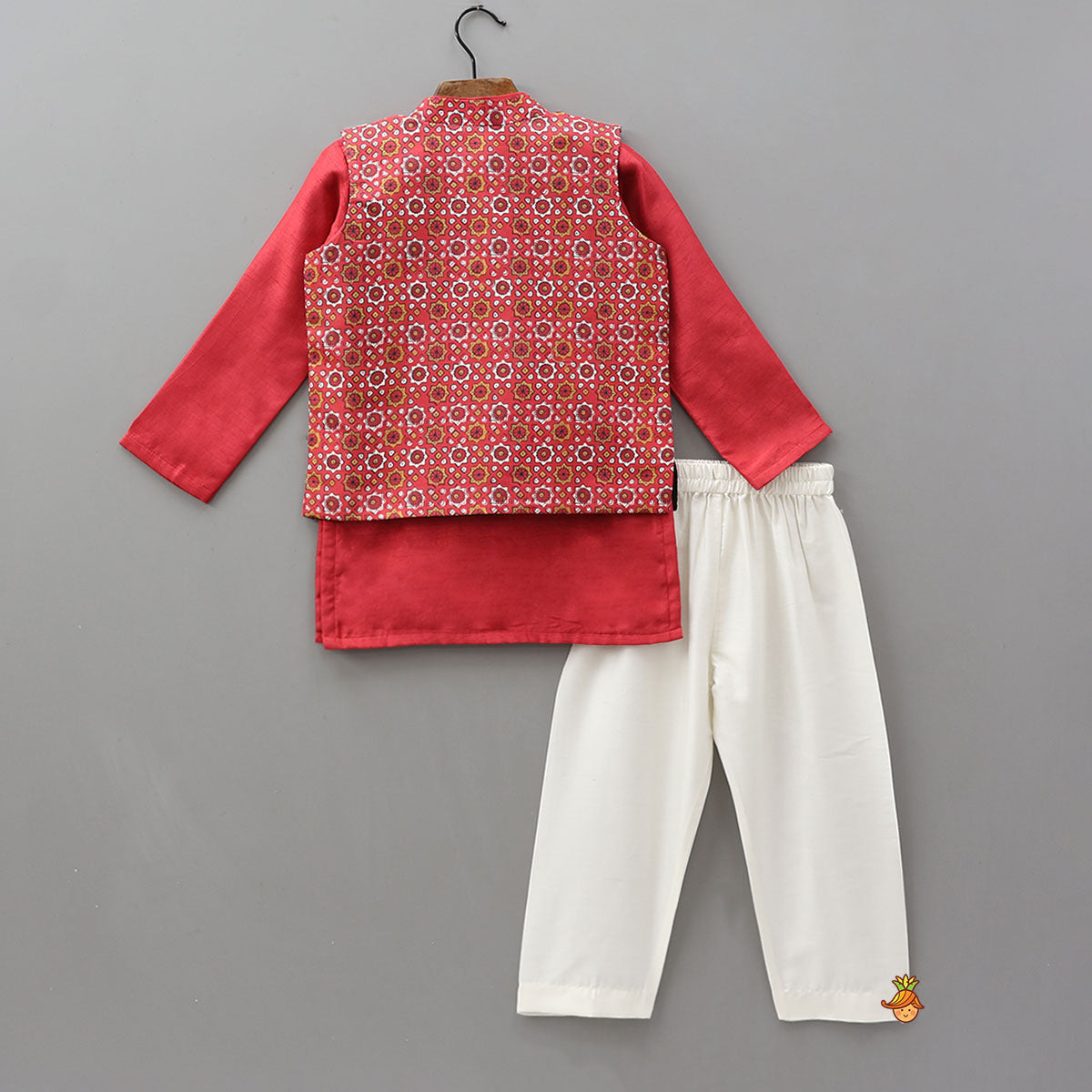 Kurta With Beautiful Printed Jacket And Pyjama