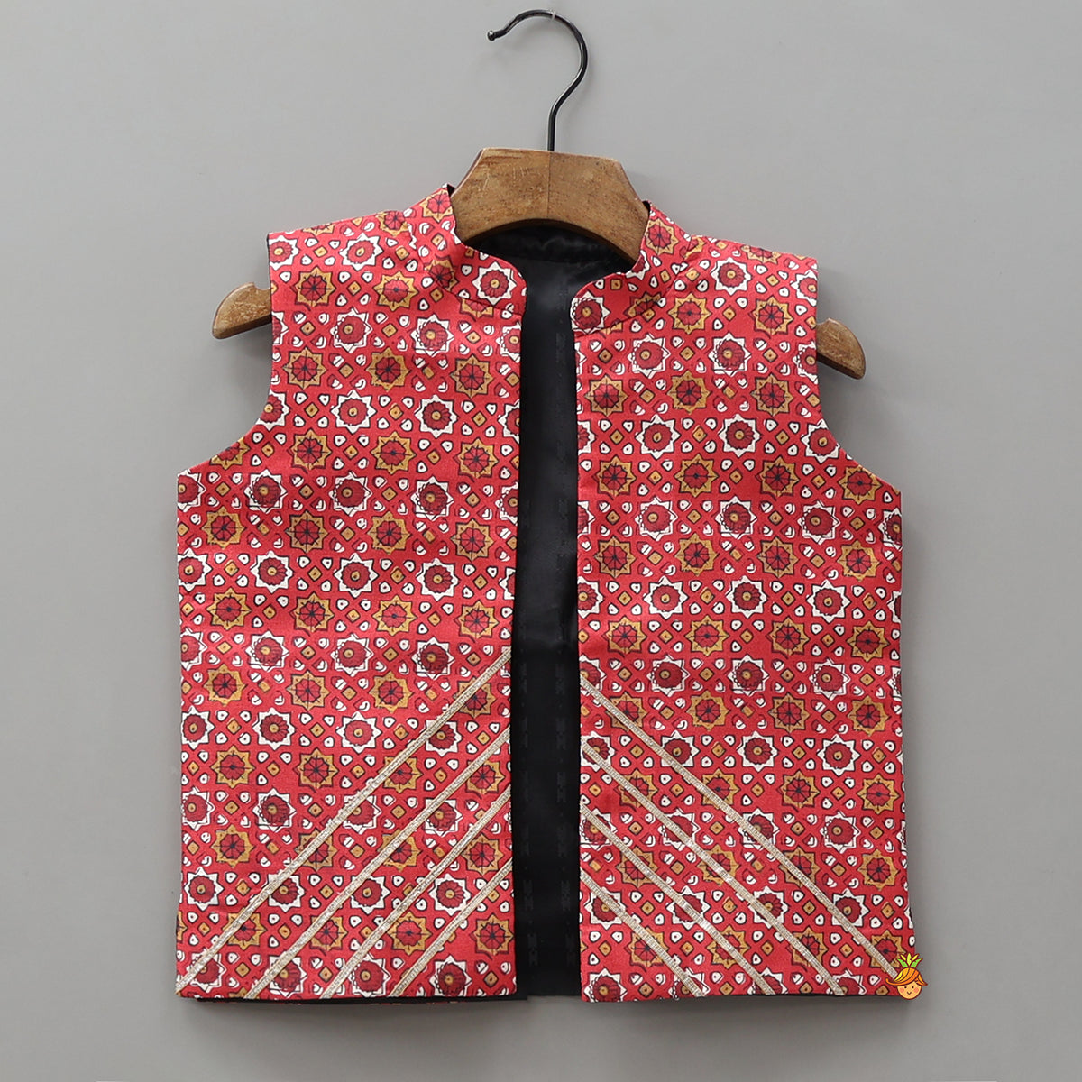 Kurta With Beautiful Printed Jacket And Pyjama