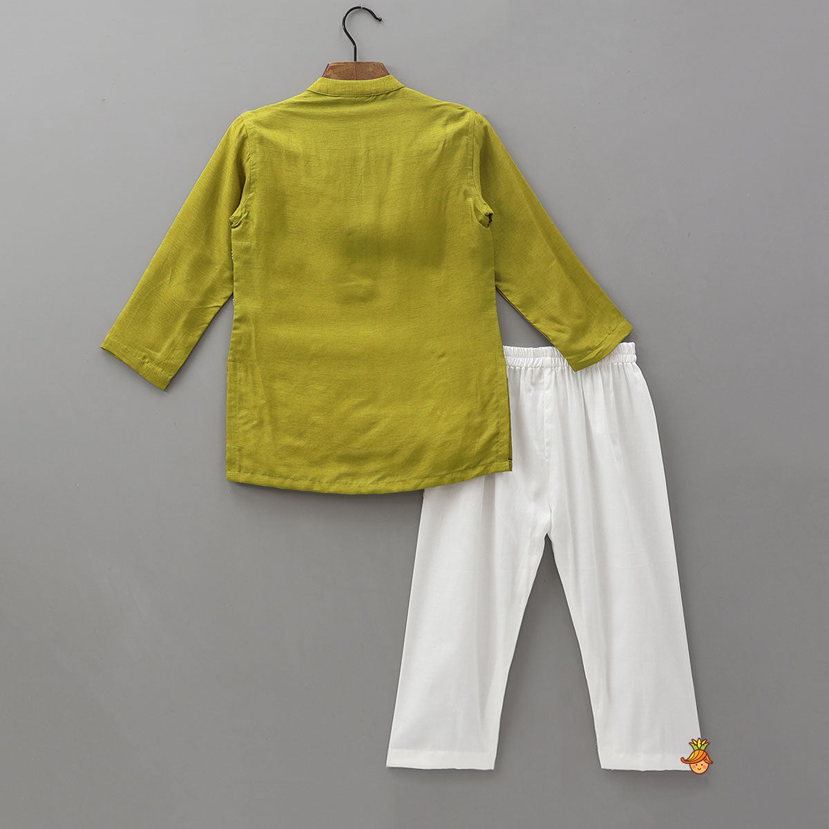 Embroidered Ethnic Kurta And Pyjama