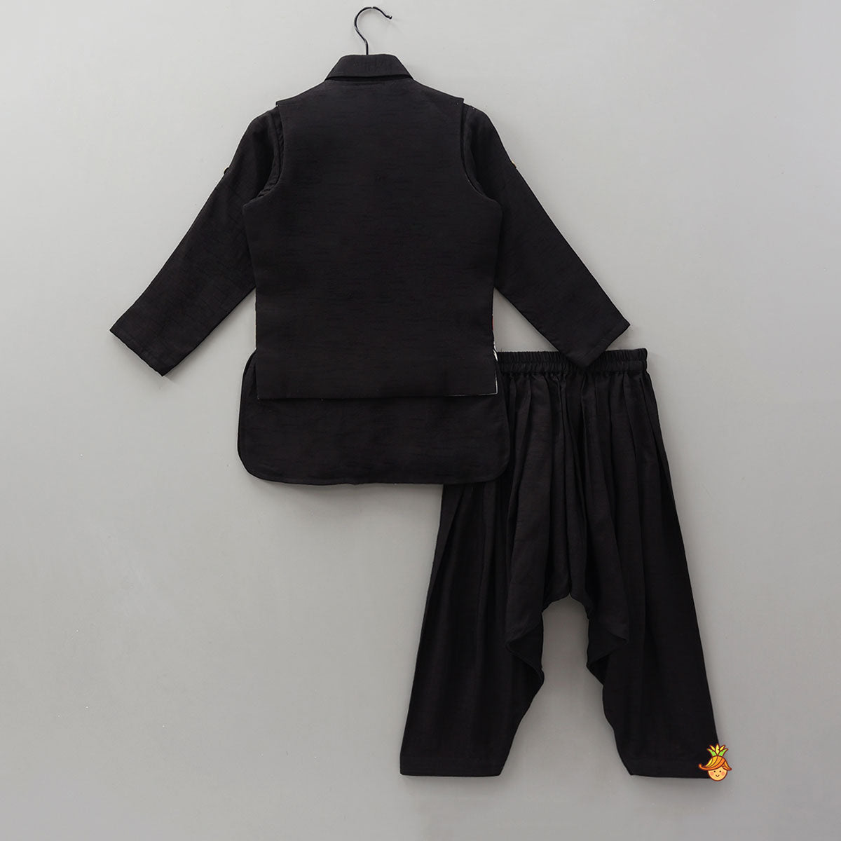 Collar Neck Kurta With Thread Embroidered Jacket And Patiala