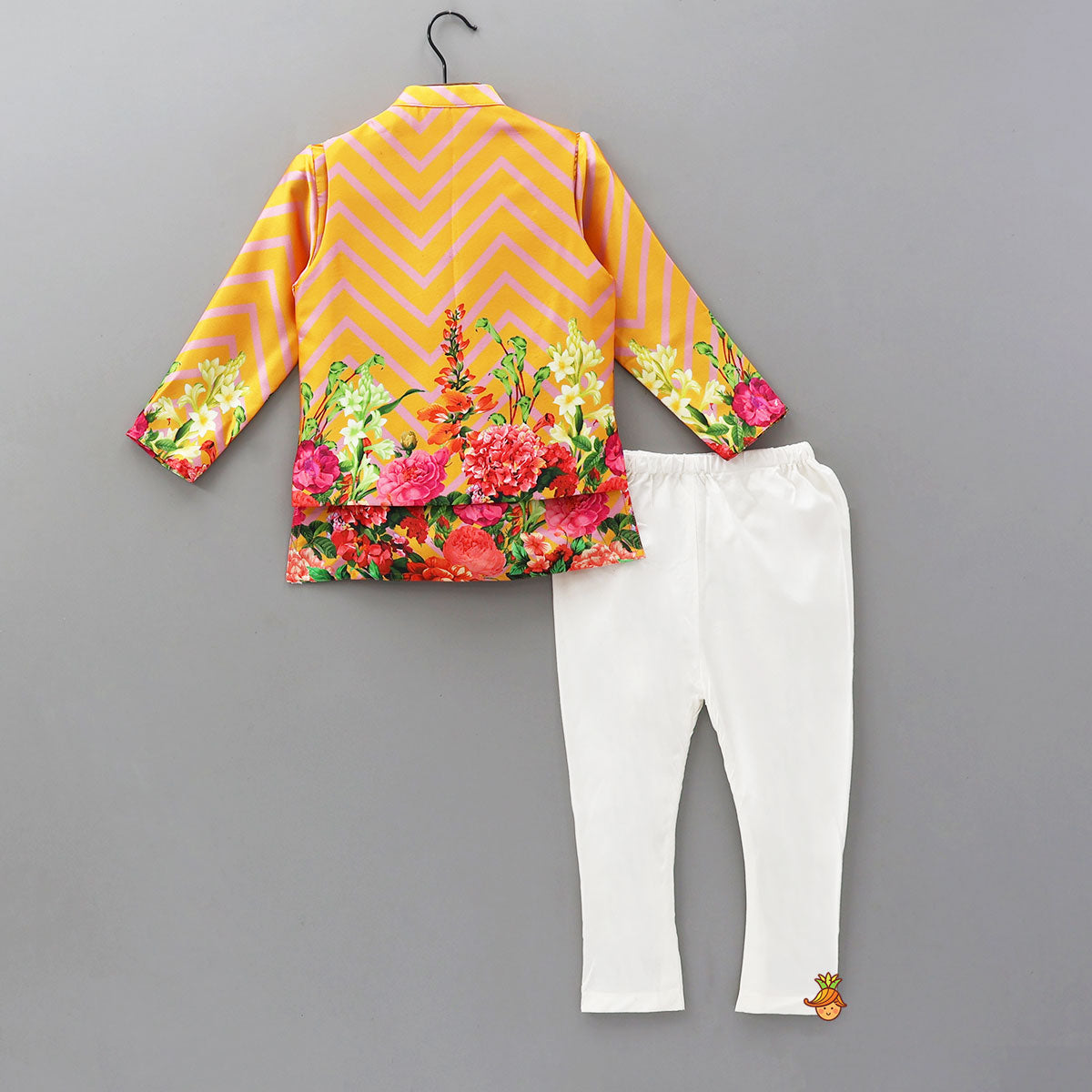 Chevron Printed Kurta With Matching Jacket And Pyjama