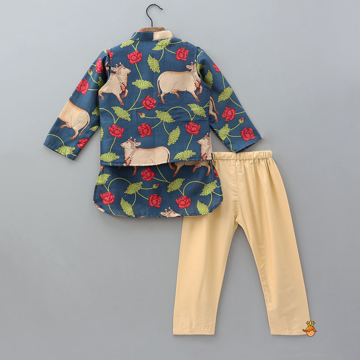 Curved Hem Kurta With Printed Jacket And Pyjama