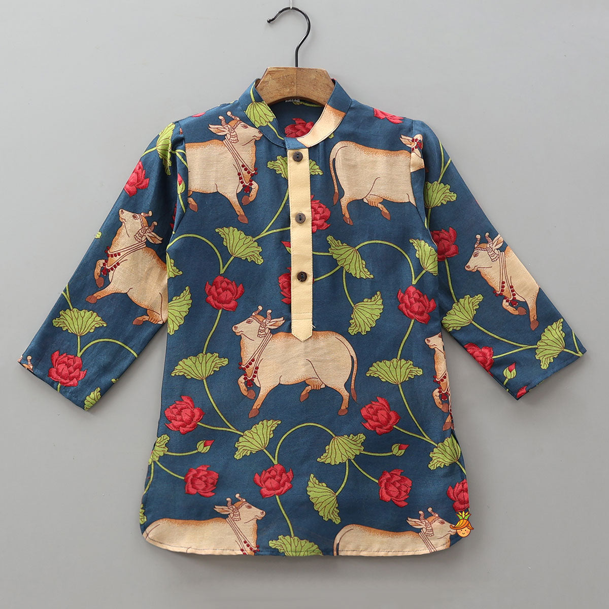 Curved Hem Kurta With Printed Jacket And Pyjama