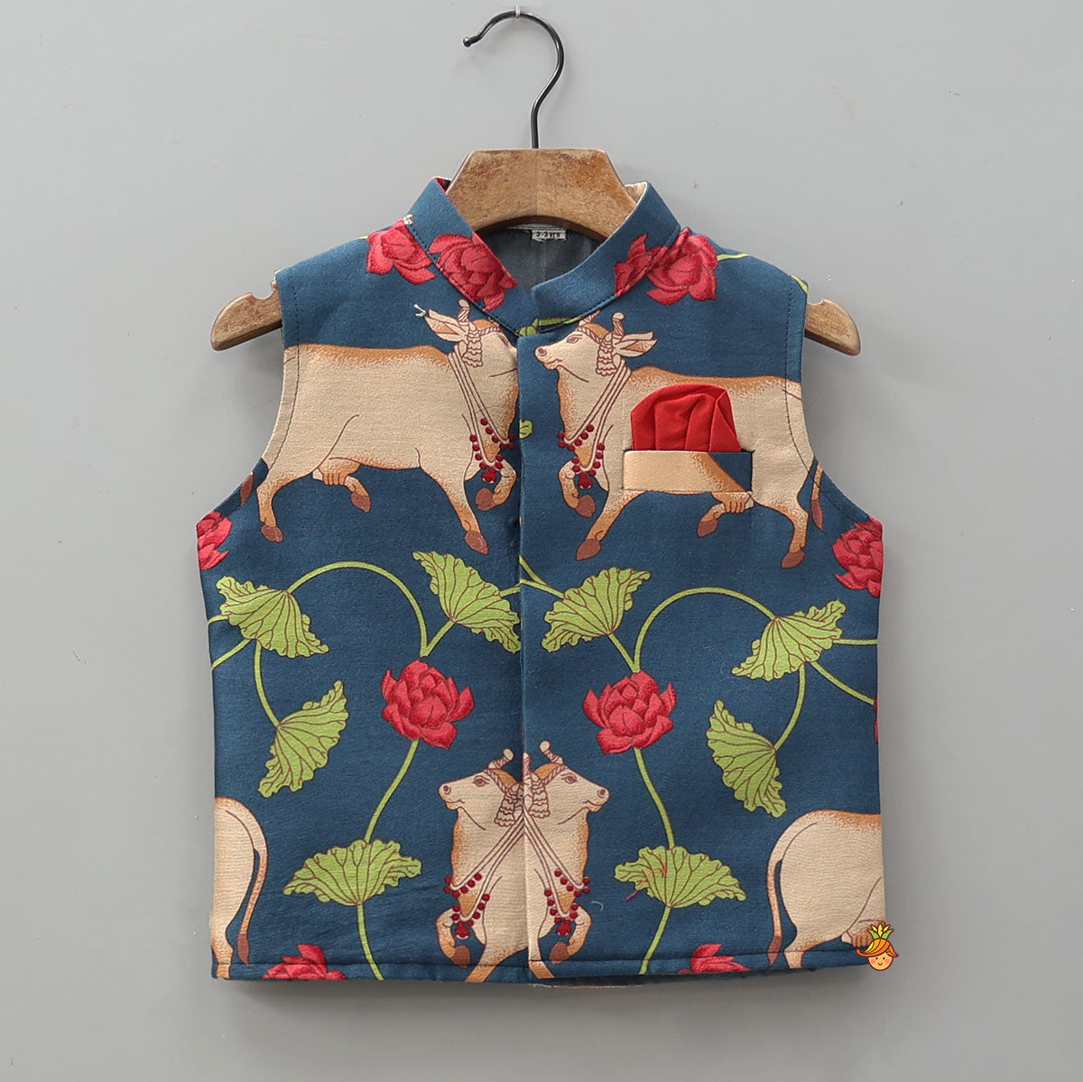 Curved Hem Kurta With Printed Jacket And Pyjama