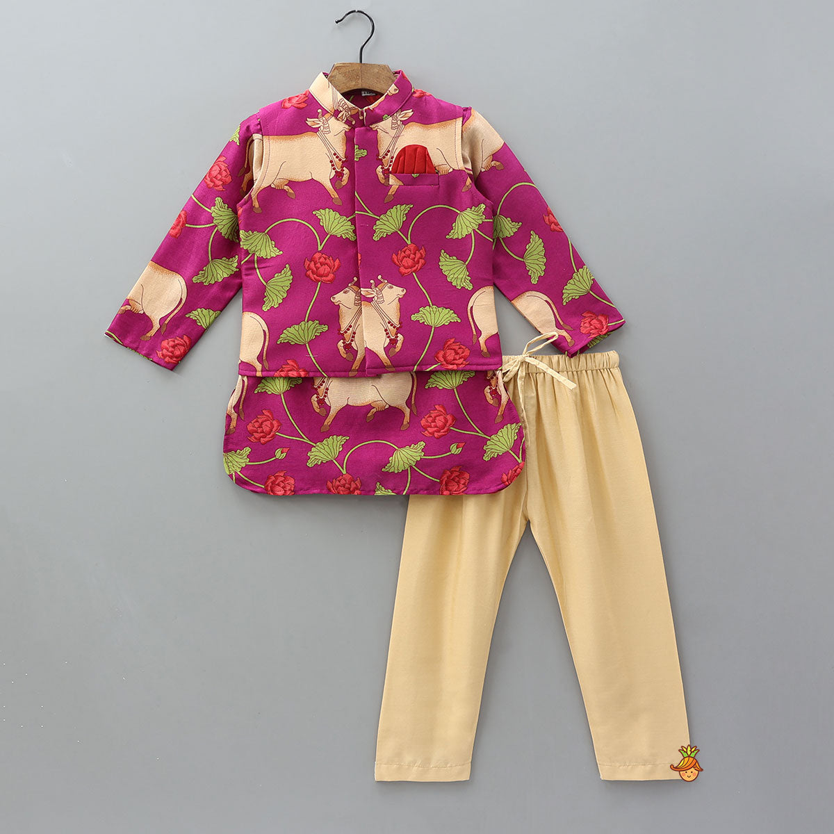 Curved Hem Ethnic Kurta With Printed Jacket And Pyjama