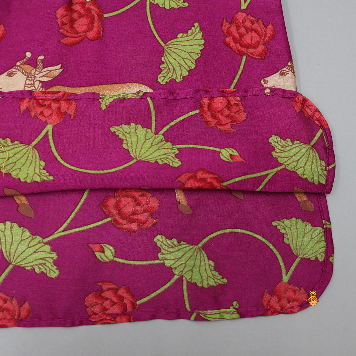 Curved Hem Ethnic Kurta With Printed Jacket And Pyjama