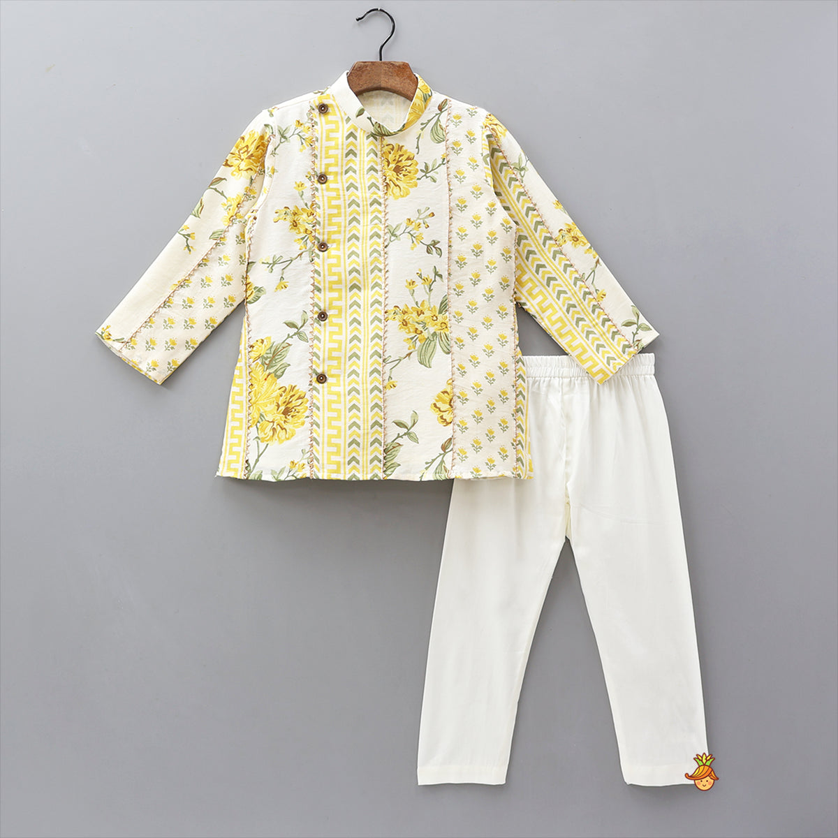 Floral Printed Ethnic Kurta And Pyjama