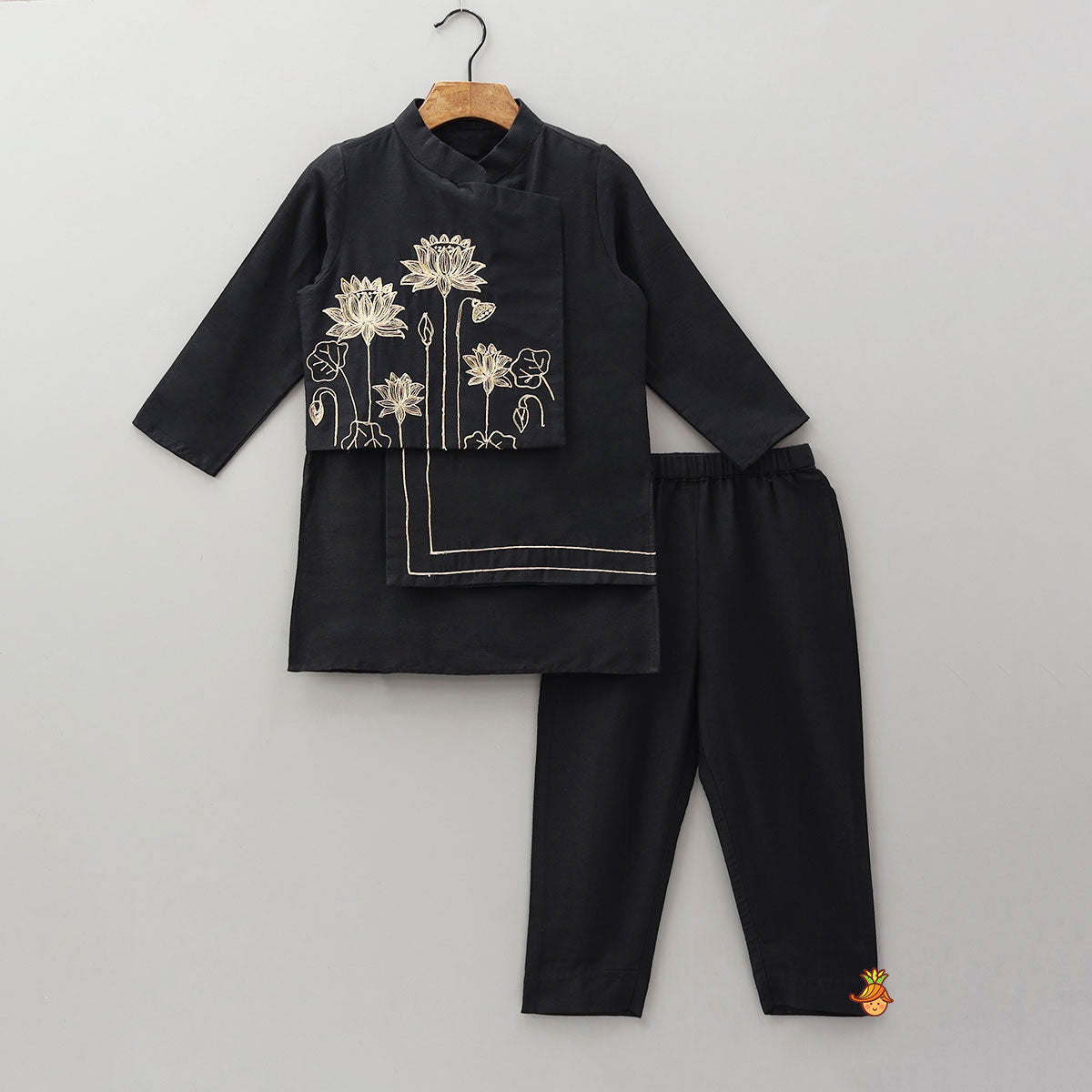 Ethnic Kurta With Embroidered Flap And Pyjama