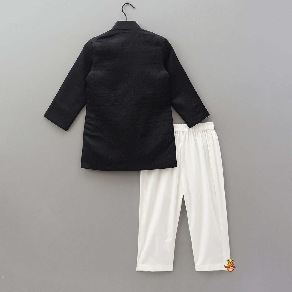 Chain Embellished Kurta And Pyjama