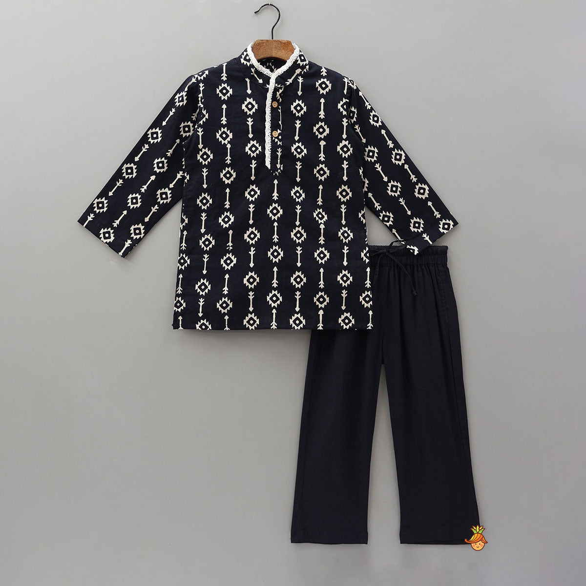 Printed Pocket Detail Ethnic Kurta With Pyjama