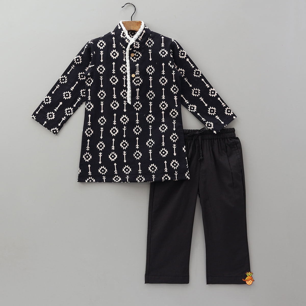 Printed Pocket Detail Ethnic Kurta With Pyjama