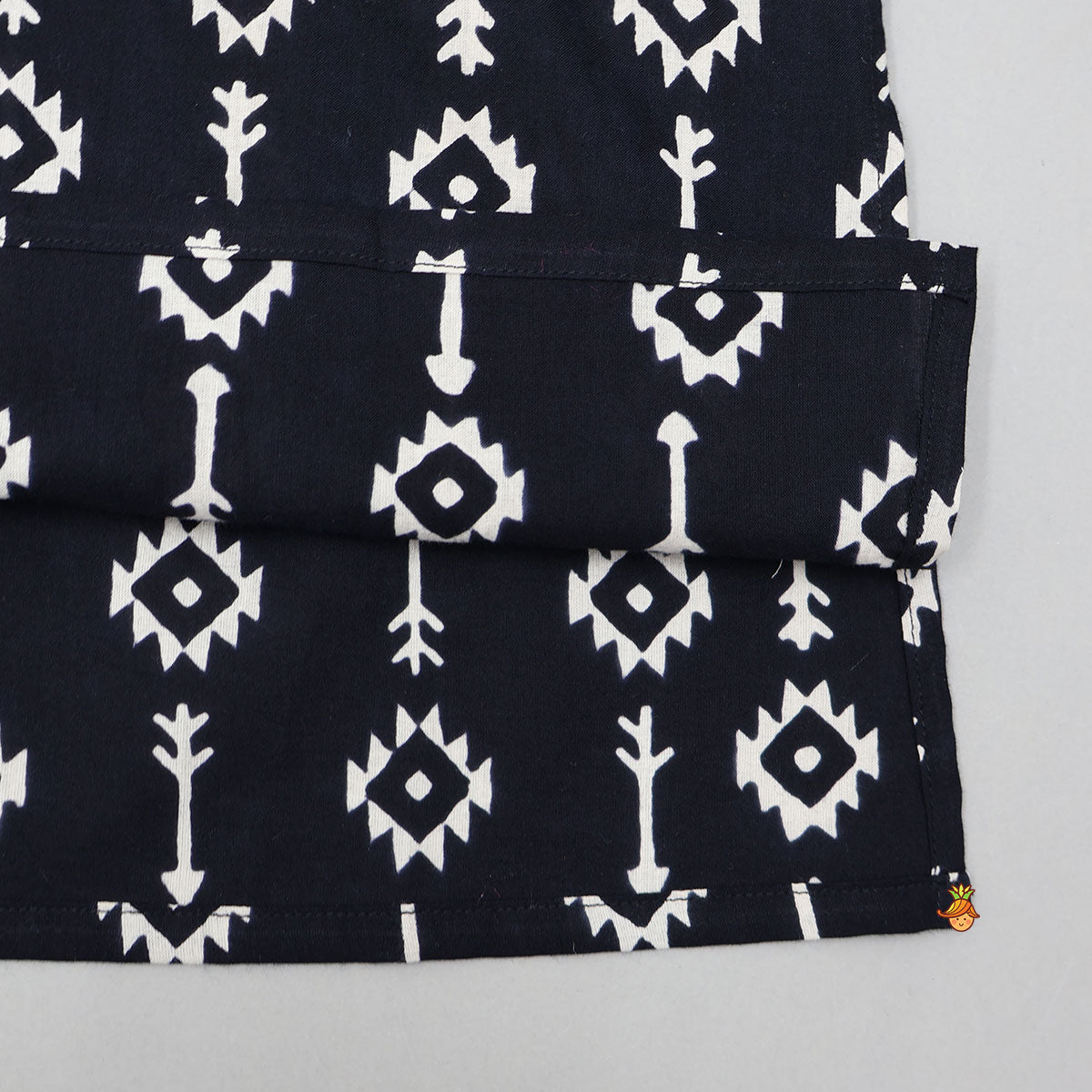 Printed Pocket Detail Ethnic Kurta With Pyjama