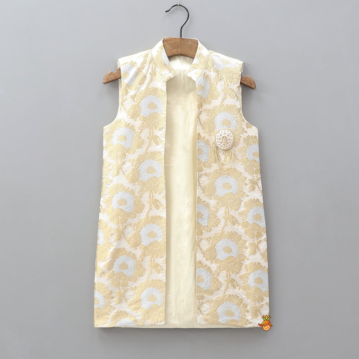 Ethnic Kurta With Brocade Front Open Jacket And Pyjama