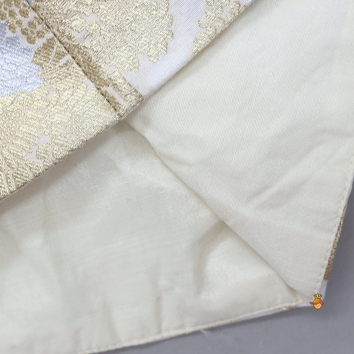 Ethnic Kurta With Brocade Front Open Jacket And Pyjama