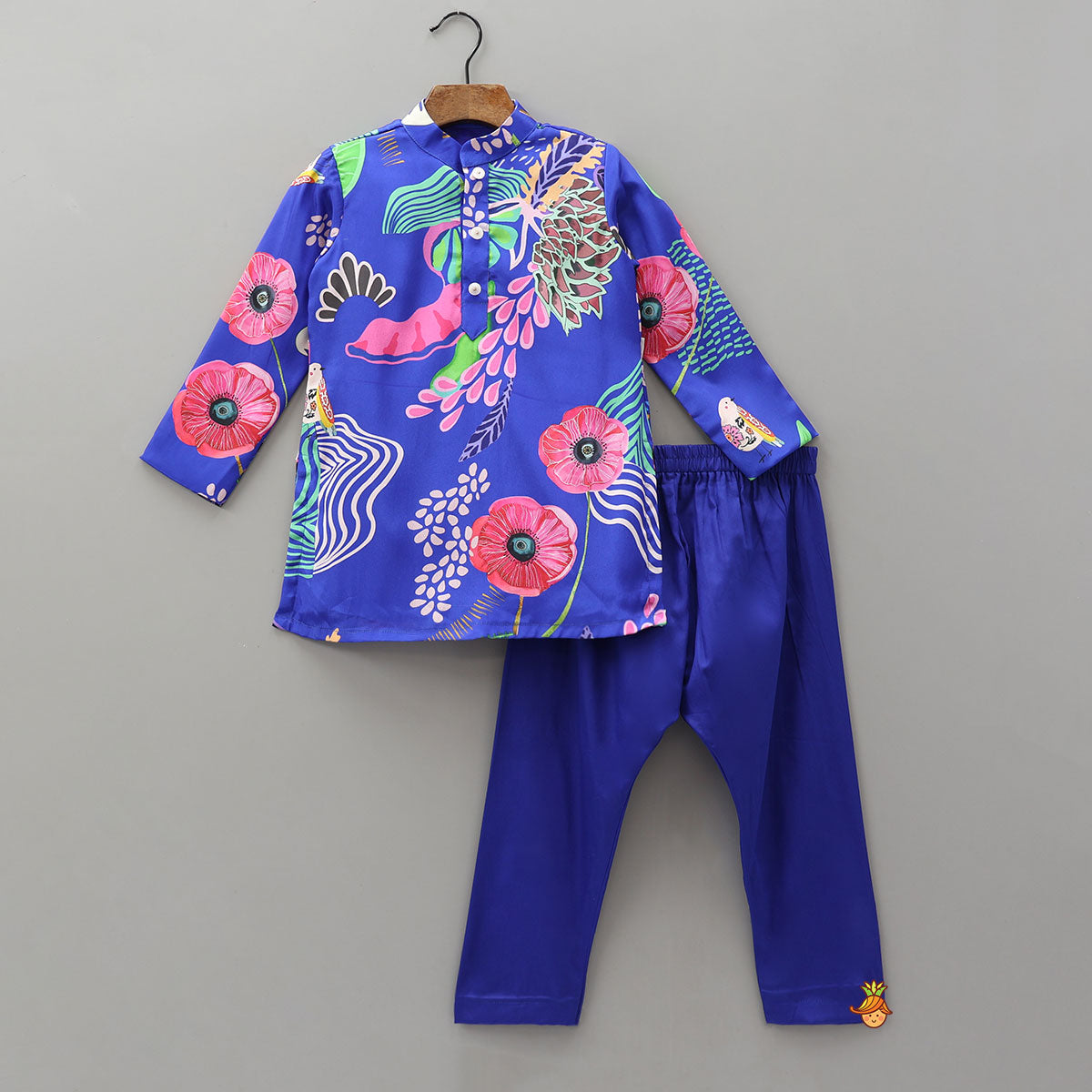 Charming Printed Kurta With Pocket Detail Jacket And Pyjama