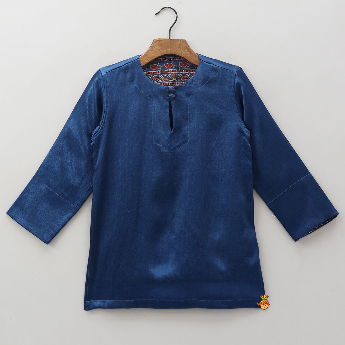 Ethnic Kurta With Three Pocket Detail Jacket And Pyjama