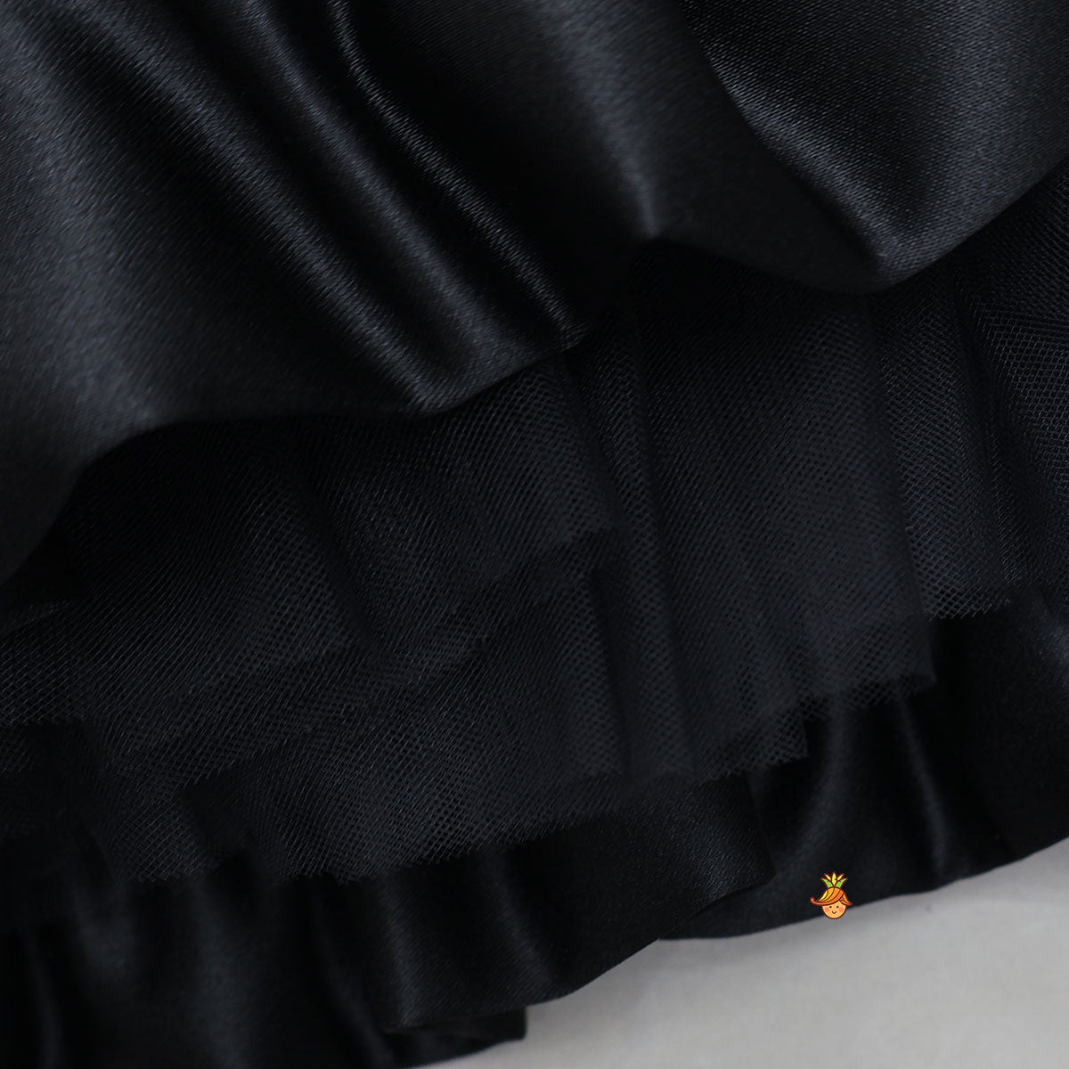 Contrasting Bow Adorned Dress
