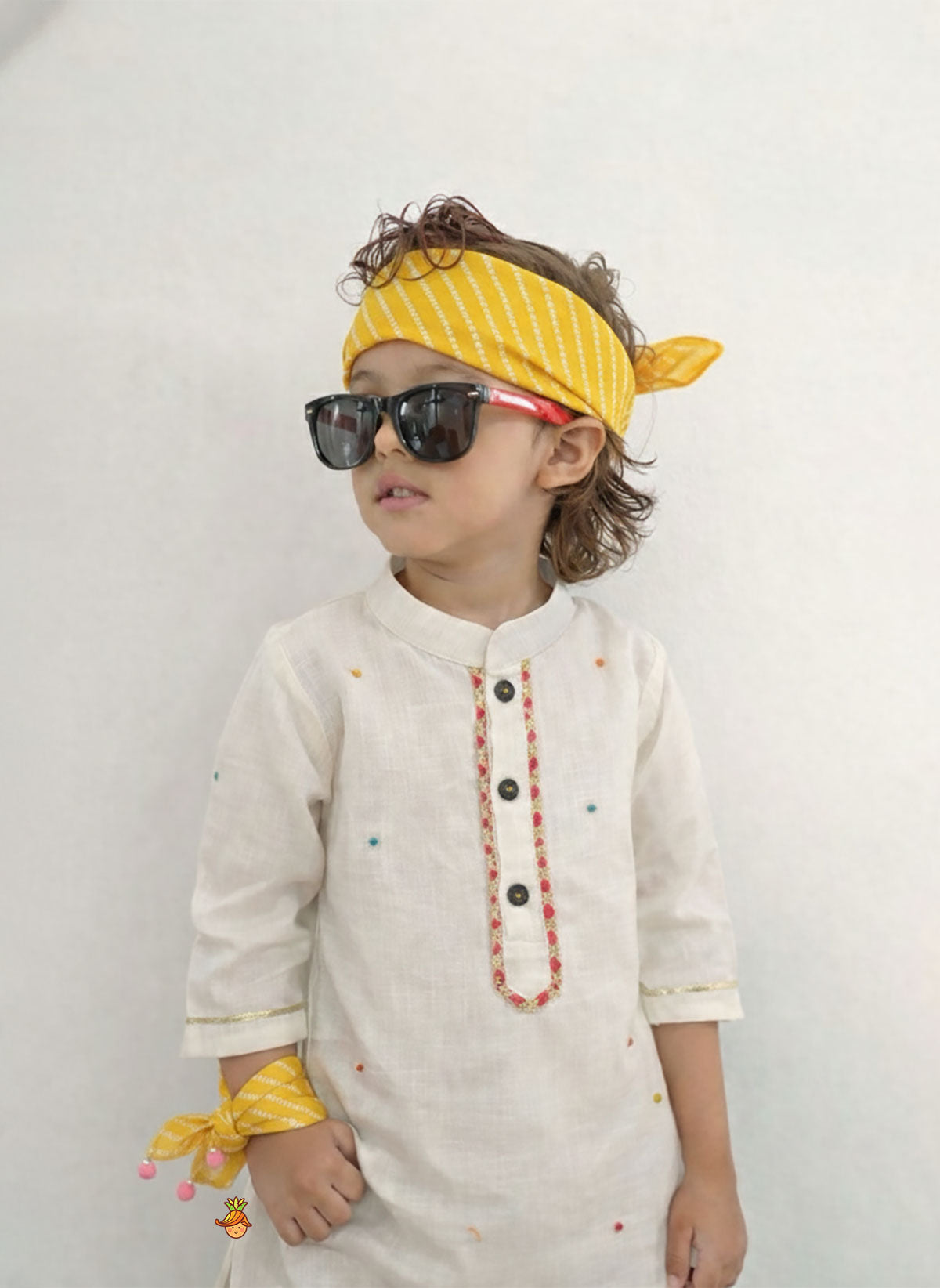 Lace Detailed Kurta With Contrasting Bandana