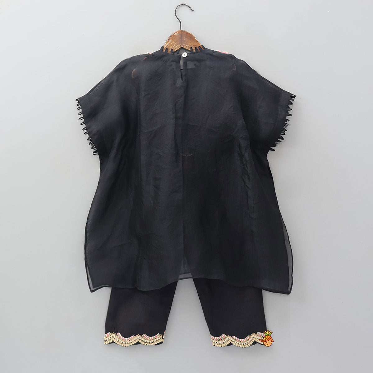 Yoke Embroidered Kaftan-Style Kurti With Inner Top And Matching Pant