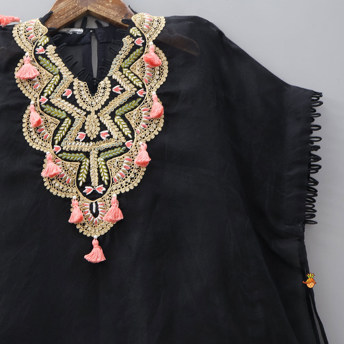 Yoke Embroidered Kaftan-Style Kurti With Inner Top And Matching Pant