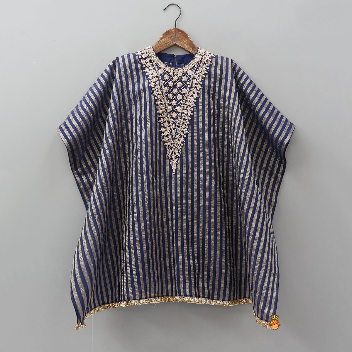 Yoke Embroidered Kaftan Kurti With Inner Top