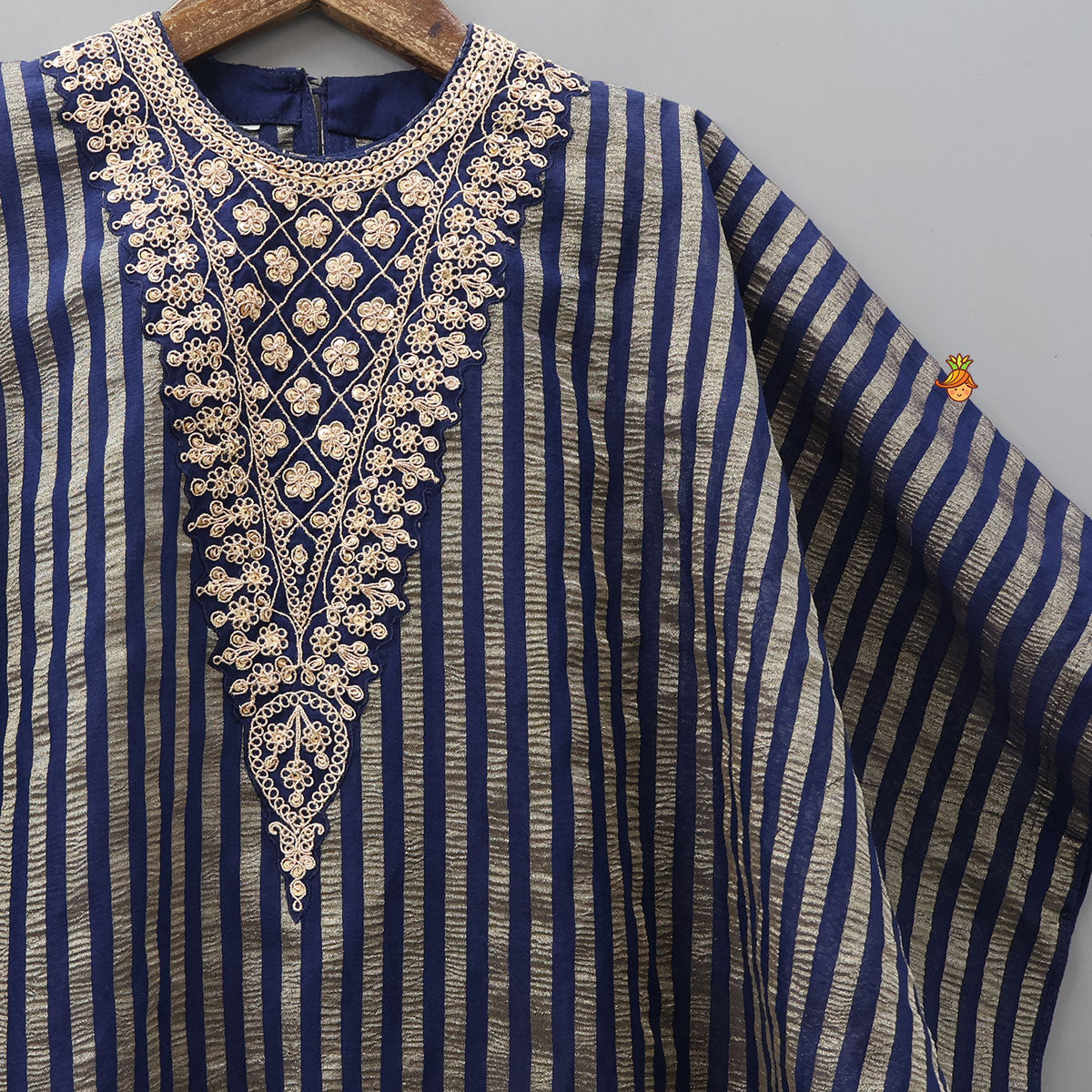Yoke Embroidered Kaftan Kurti With Inner Top