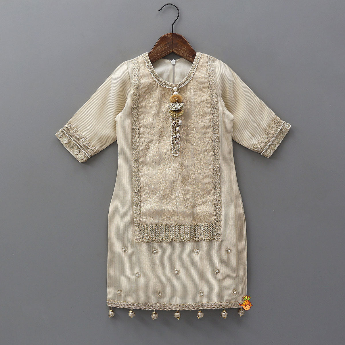 Shimmery Striped Kurti And Pant With Net Dupatta