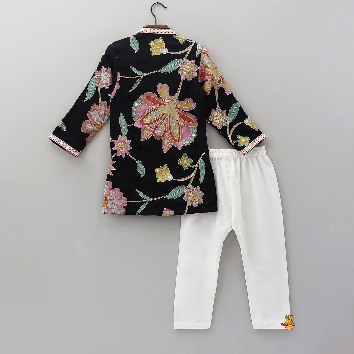 Stylish Floral Kurta With Patch Pocket Detail And Pyjama