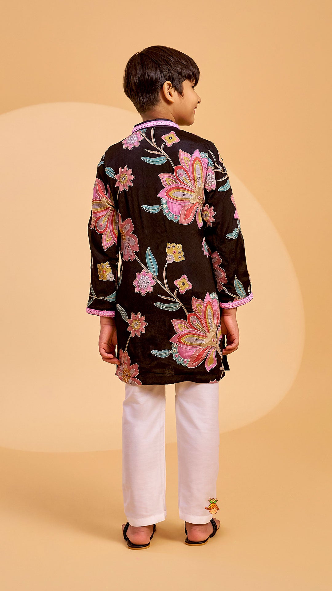 Stylish Floral Kurta With Patch Pocket Detail And Pyjama