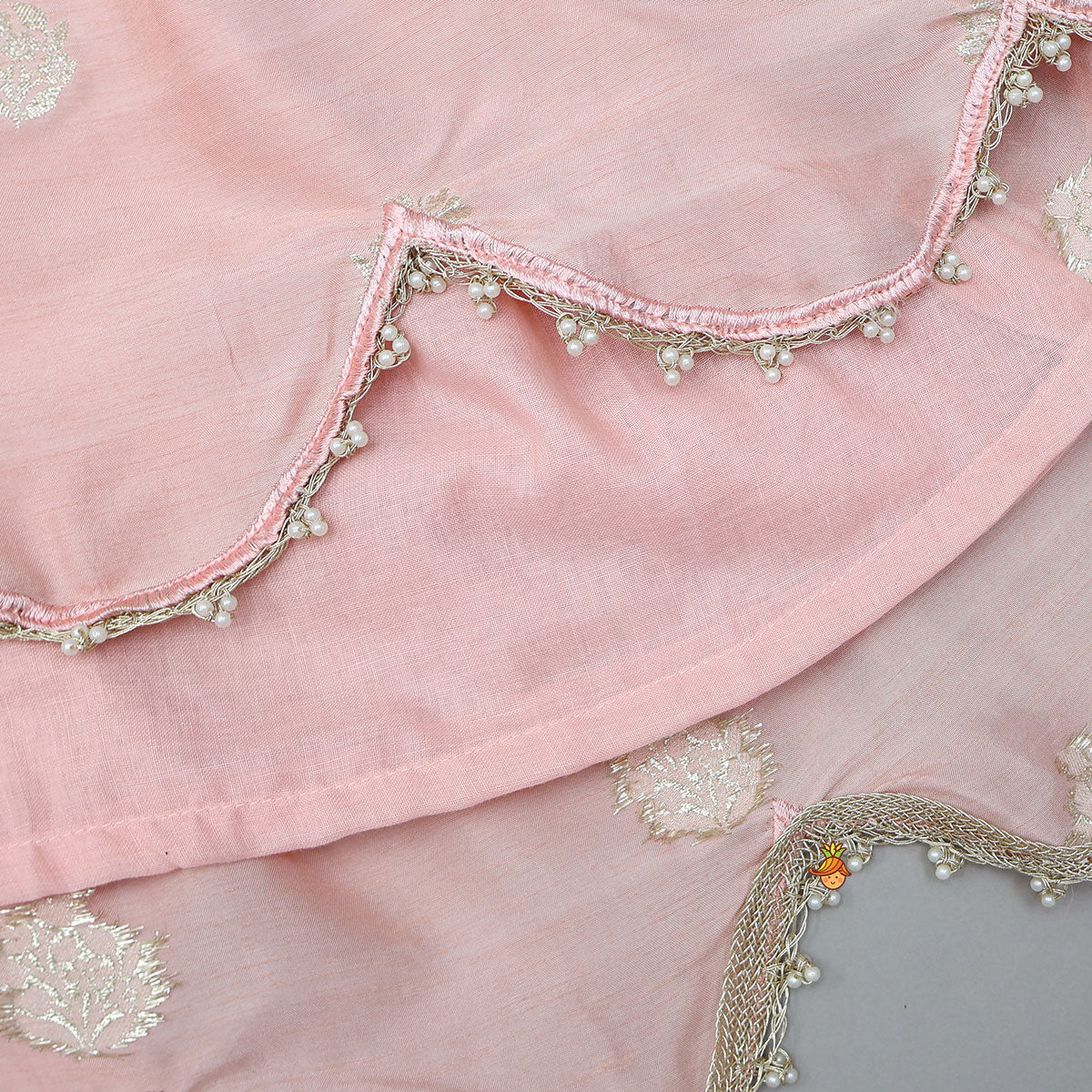 Loop Floral Button-Detail Elegant Kurti