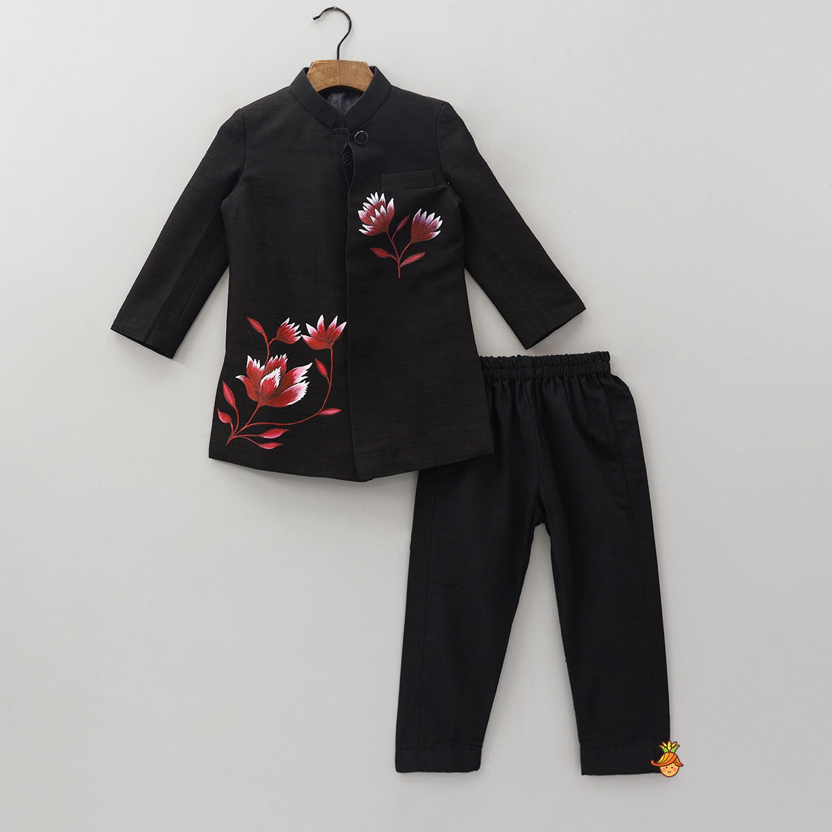 Pocket Detail Sherwani And Pyjama