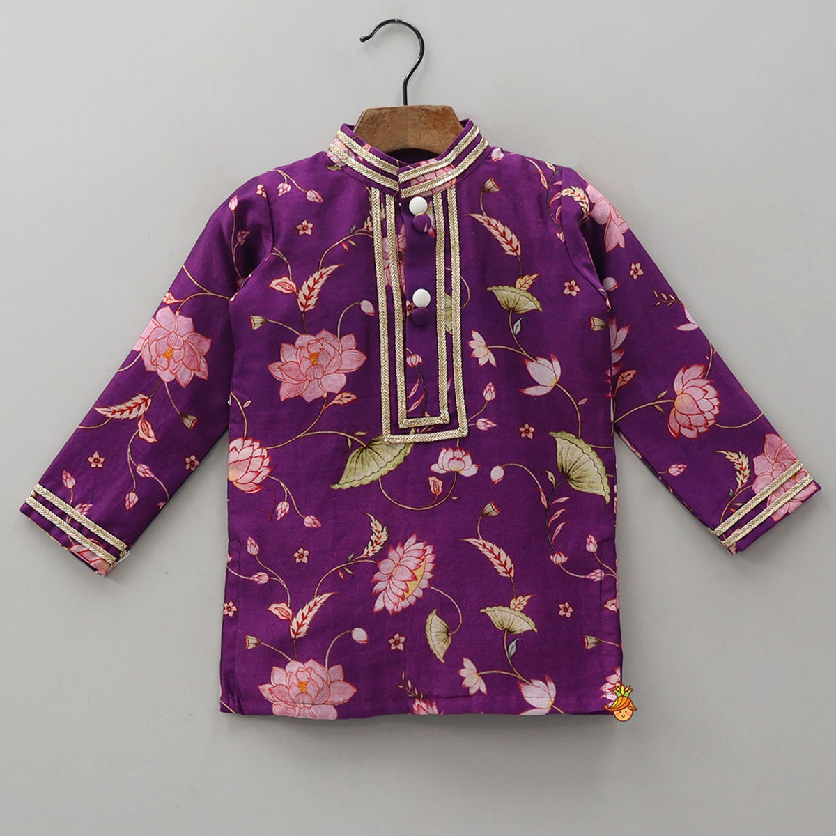 Lace Detailed Ethnic Kurta And Pyjama