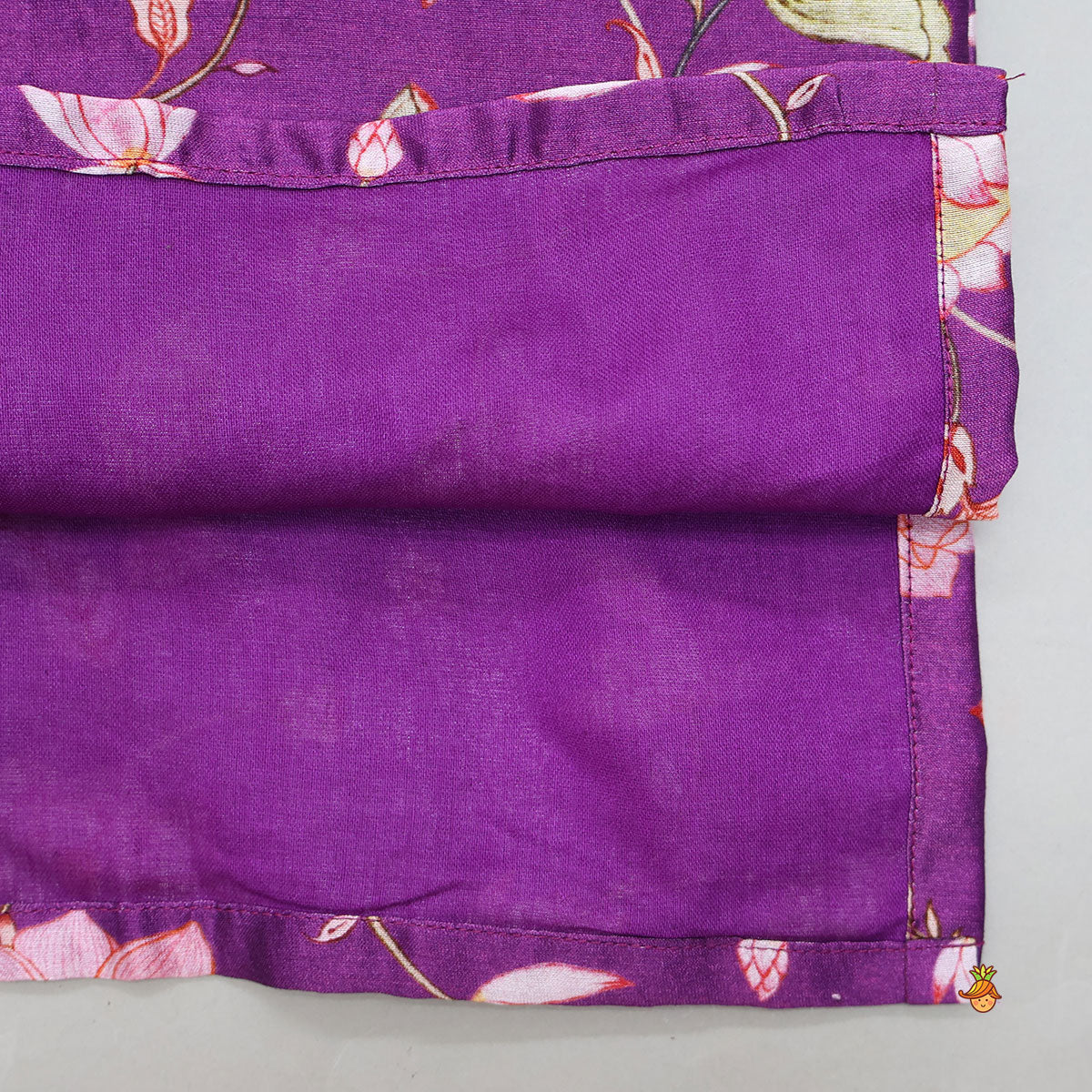 Lace Detailed Ethnic Kurta And Pyjama