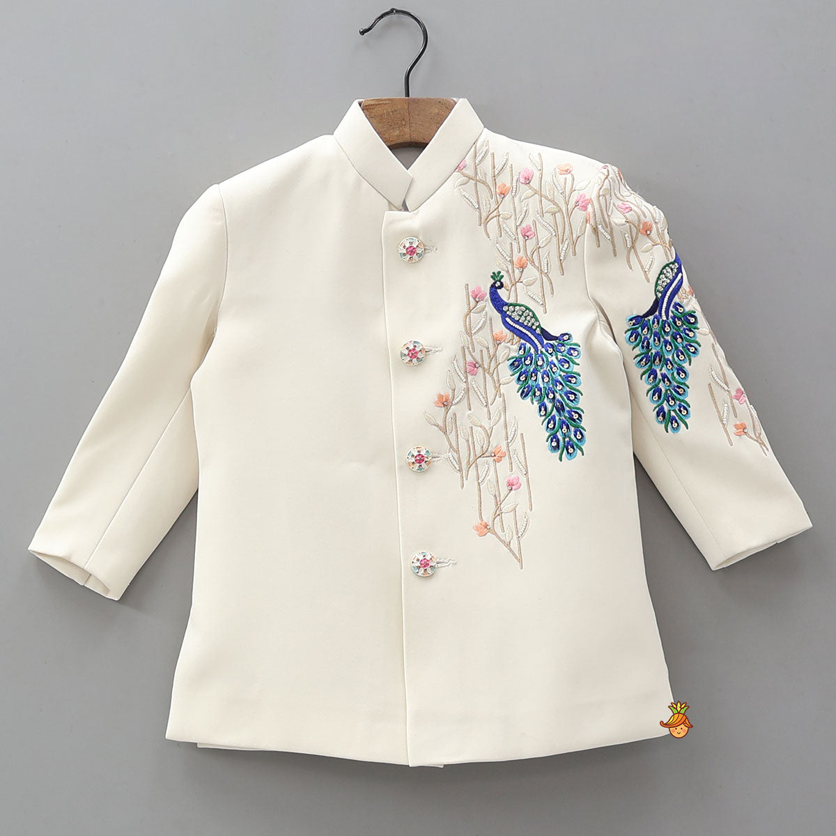 Elegant Sherwani And Pyjama With Necklace