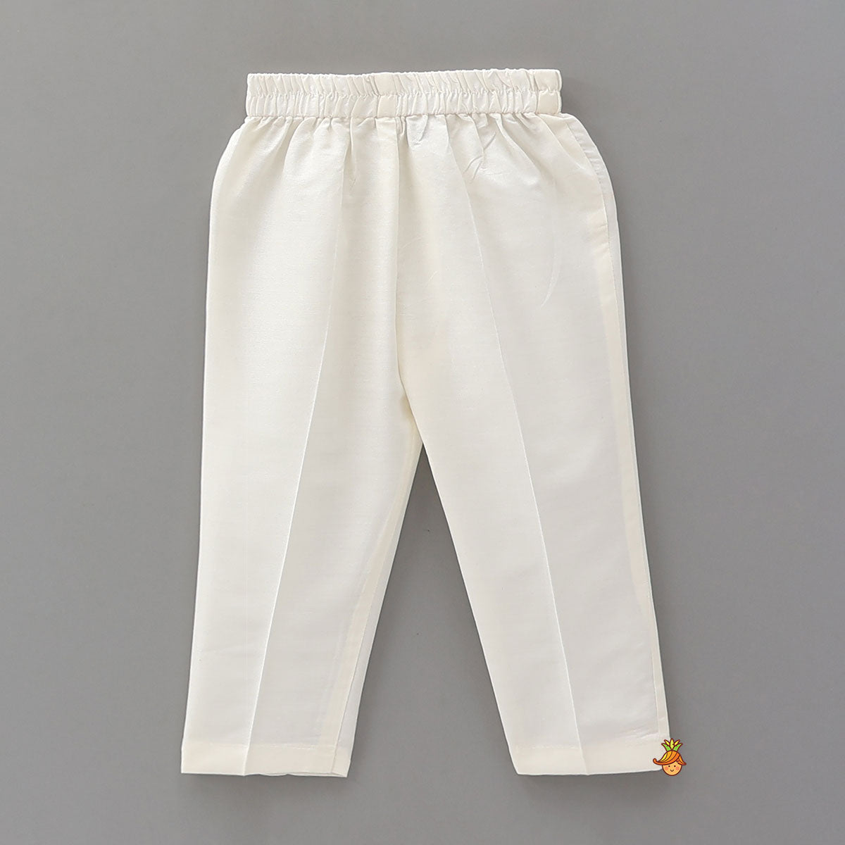 Elegant Sherwani And Pyjama With Necklace