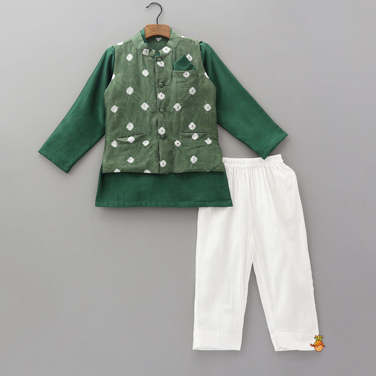 Bandhani Printed Kurta With Jacket And Pyjama