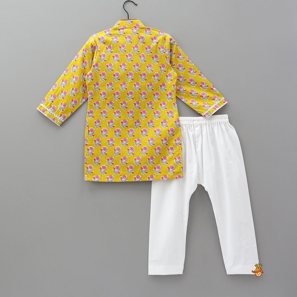 Side Button Detail Printed Kurta And Pyjama
