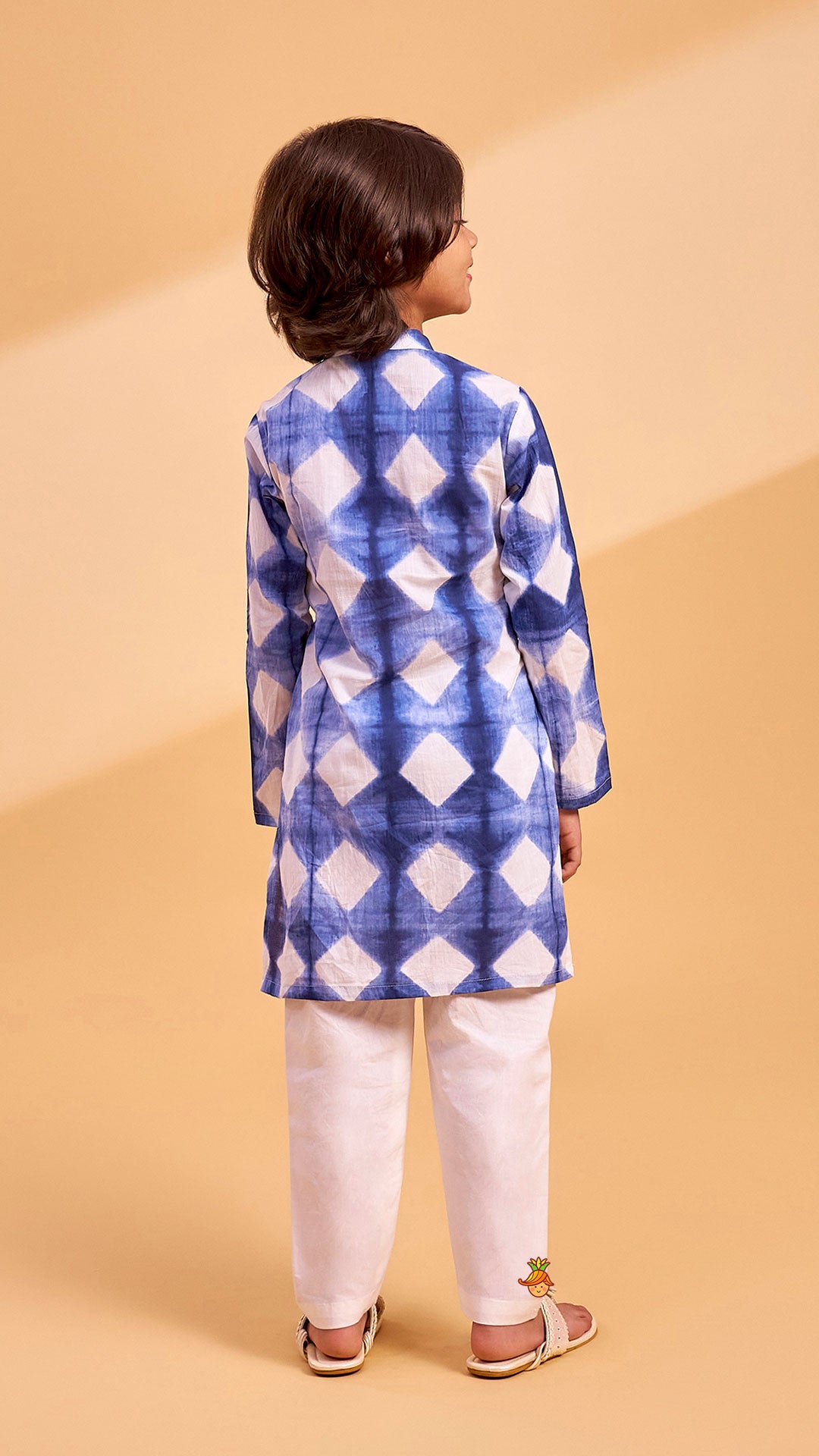 Thread Detailed Yoke Printed Ethnic Kurta And Pyjama