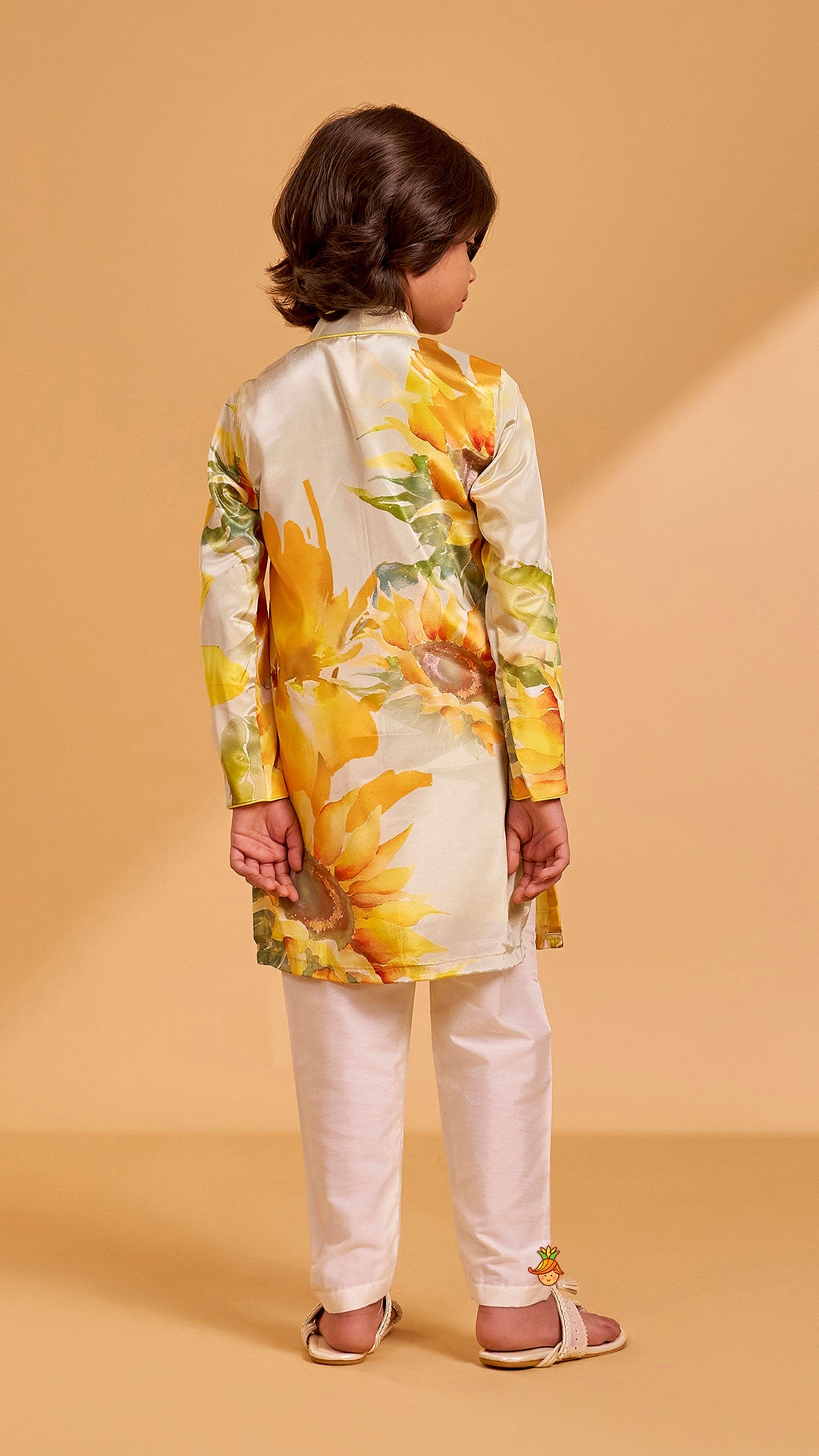 Floral Printed Sheen Kurta And Pyjama