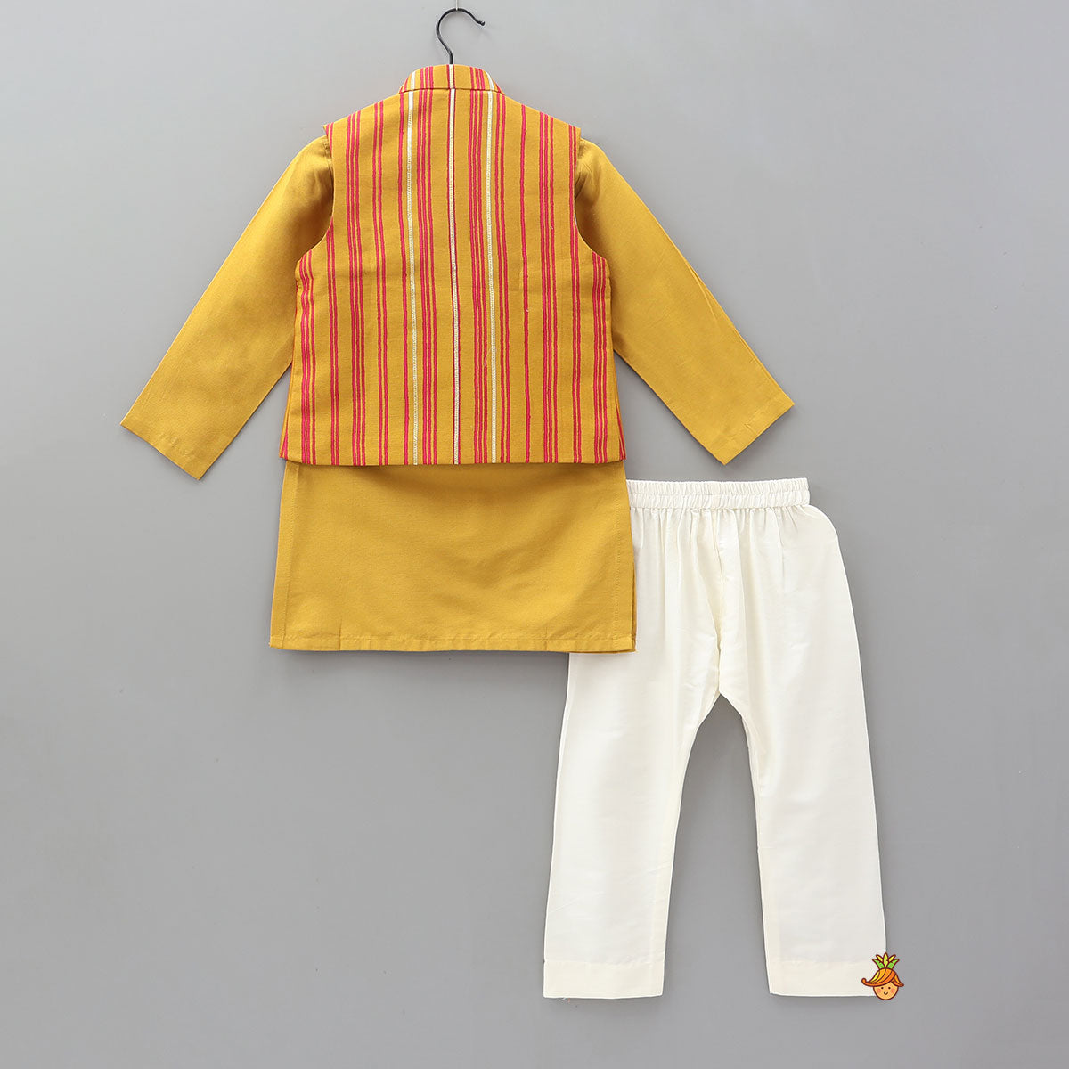 Ethnic Kurta With Striped Jacket And Pyjama