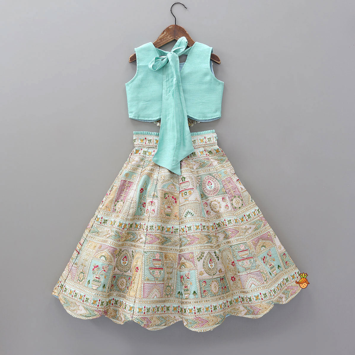 Elegant Zardozi Dori Embroidered Crop Top With Flared Lehenga