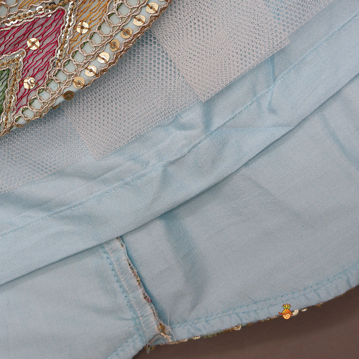 Elegant Zardozi Dori Embroidered Crop Top With Flared Lehenga