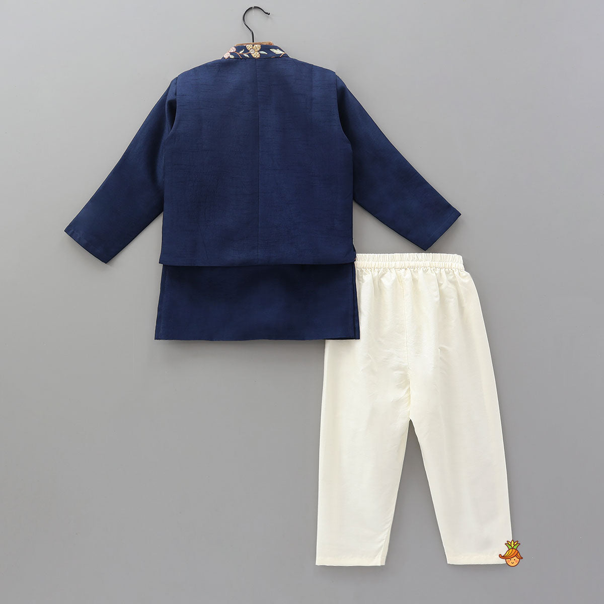 Ethnic Kurta With Thread Embroidered Jacket And Pyjama