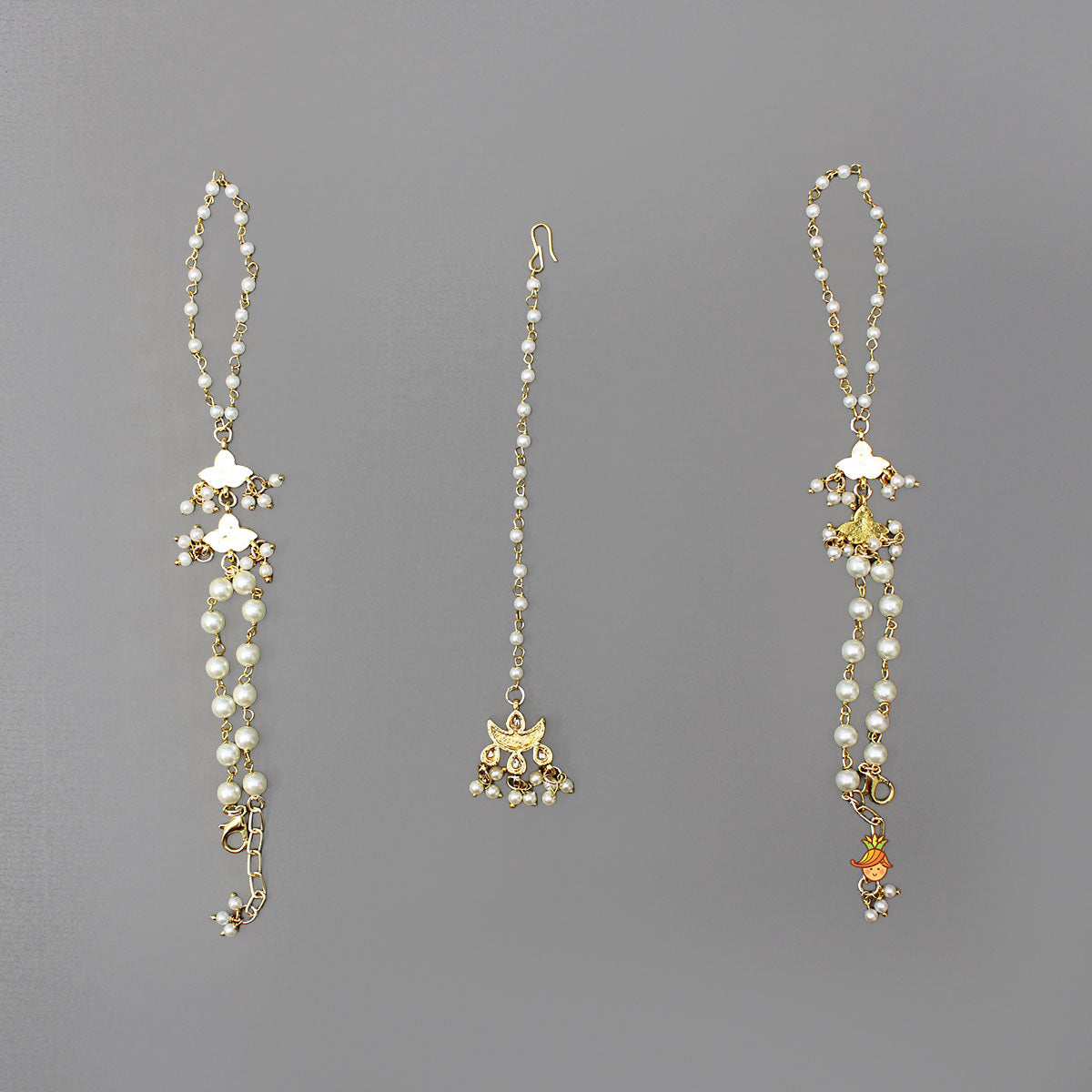 Exquisite Hand Harness Bracelet And Maang Tikka