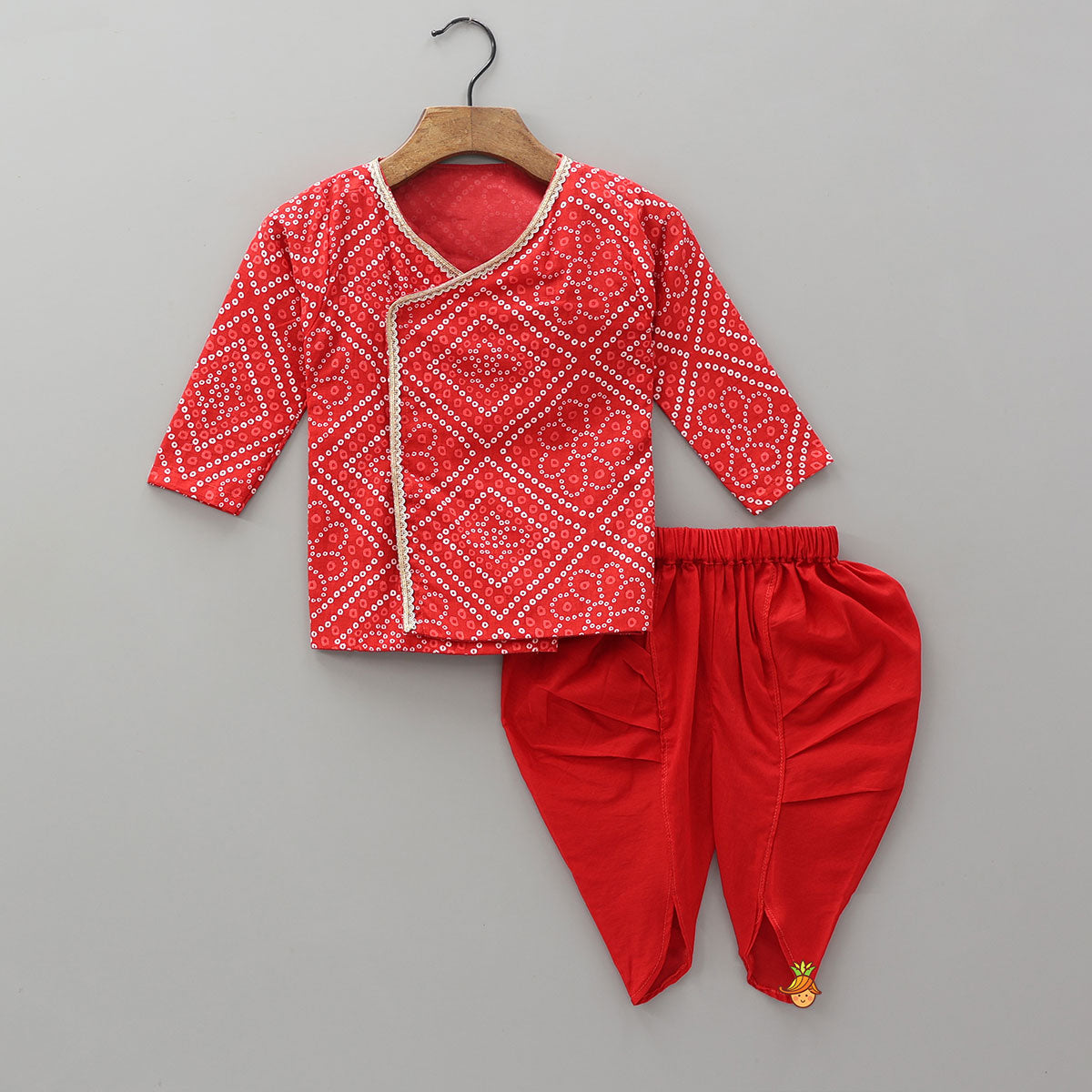 Bandhani Printed Jamna Set With Booties Mittens And Cap