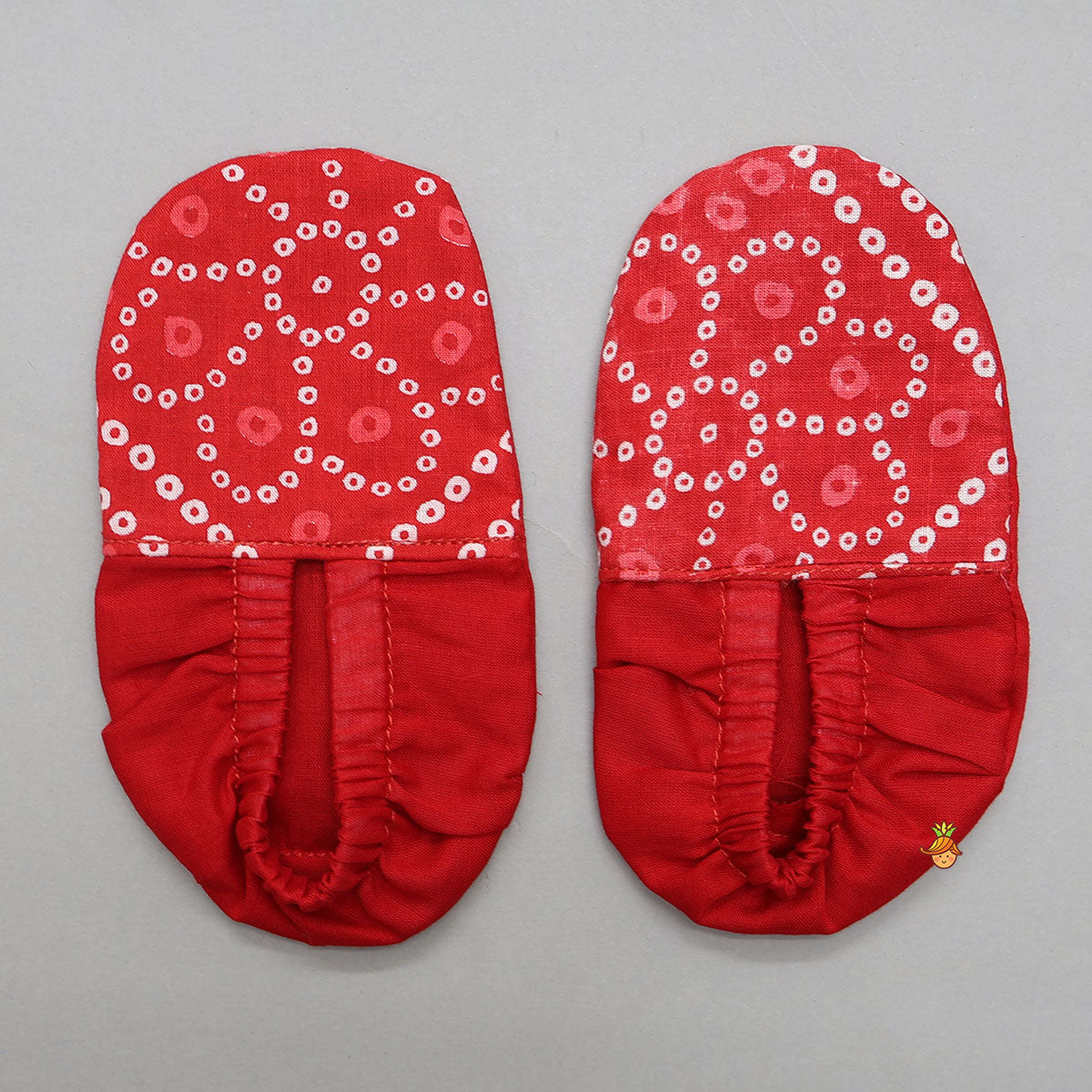 Bandhani Printed Angarkha Style Kurti With Cap Mittens And Booties