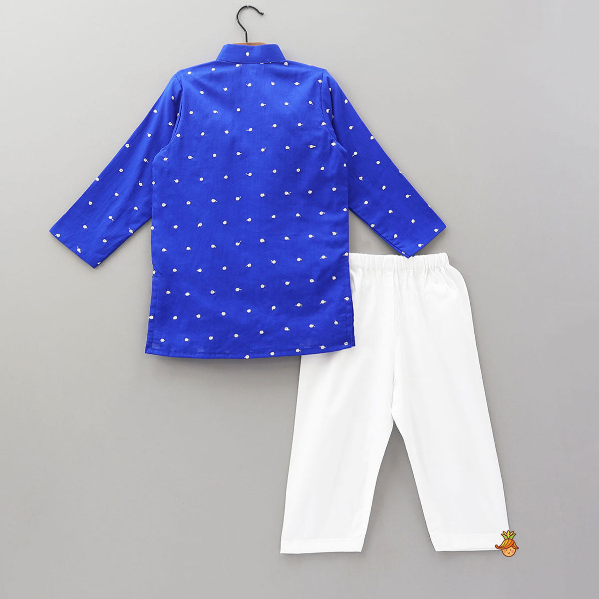 Booti Thread Embroidered Kurta And Pyjama
