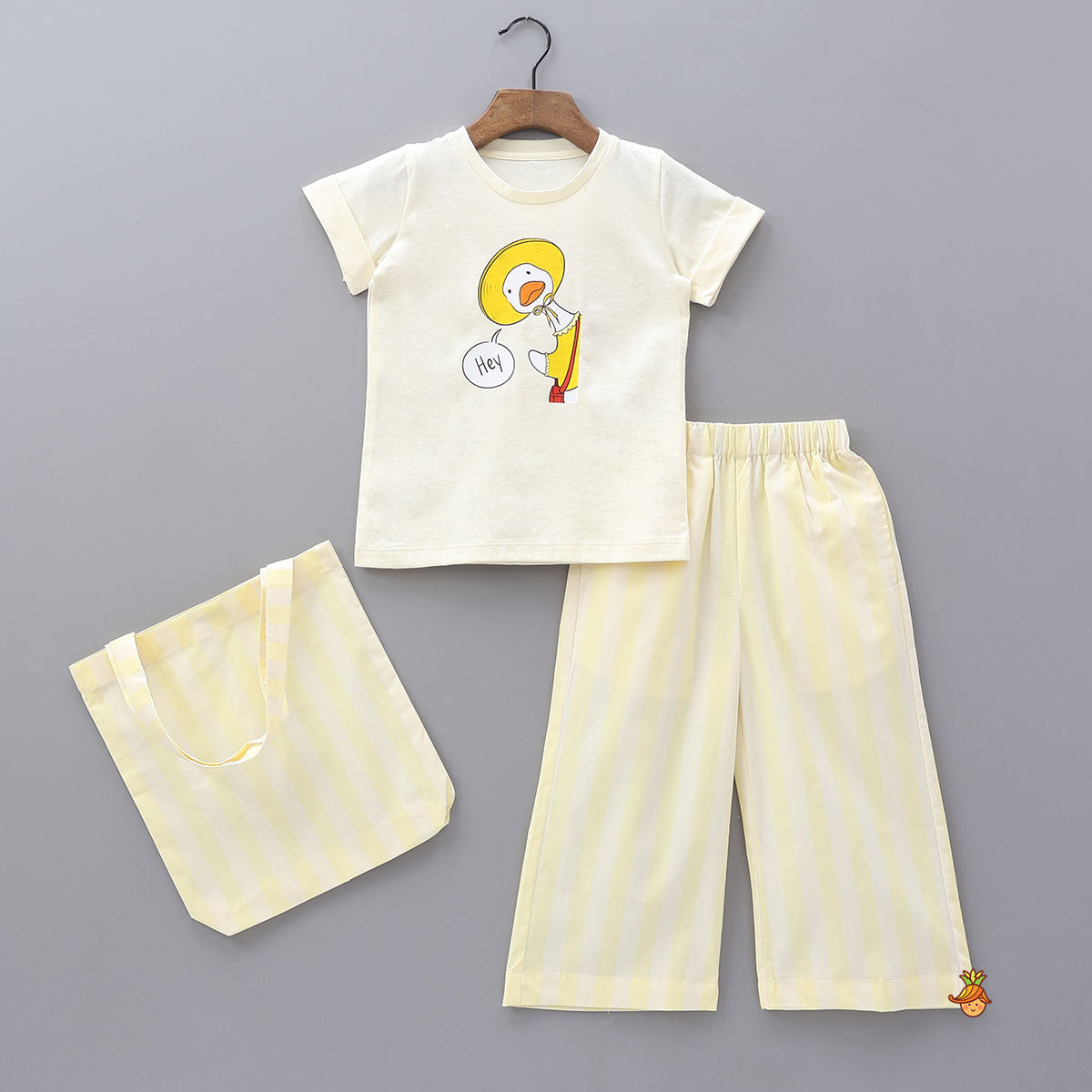 Duck Print Sleepwear With Matching Tote Bag