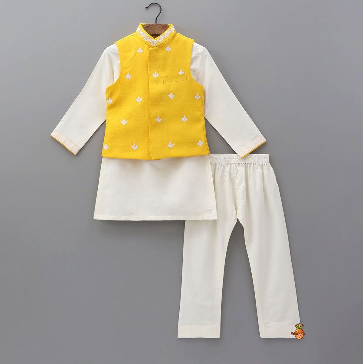 Ethnic Kurta With Thread Work Jacket And Pyjama