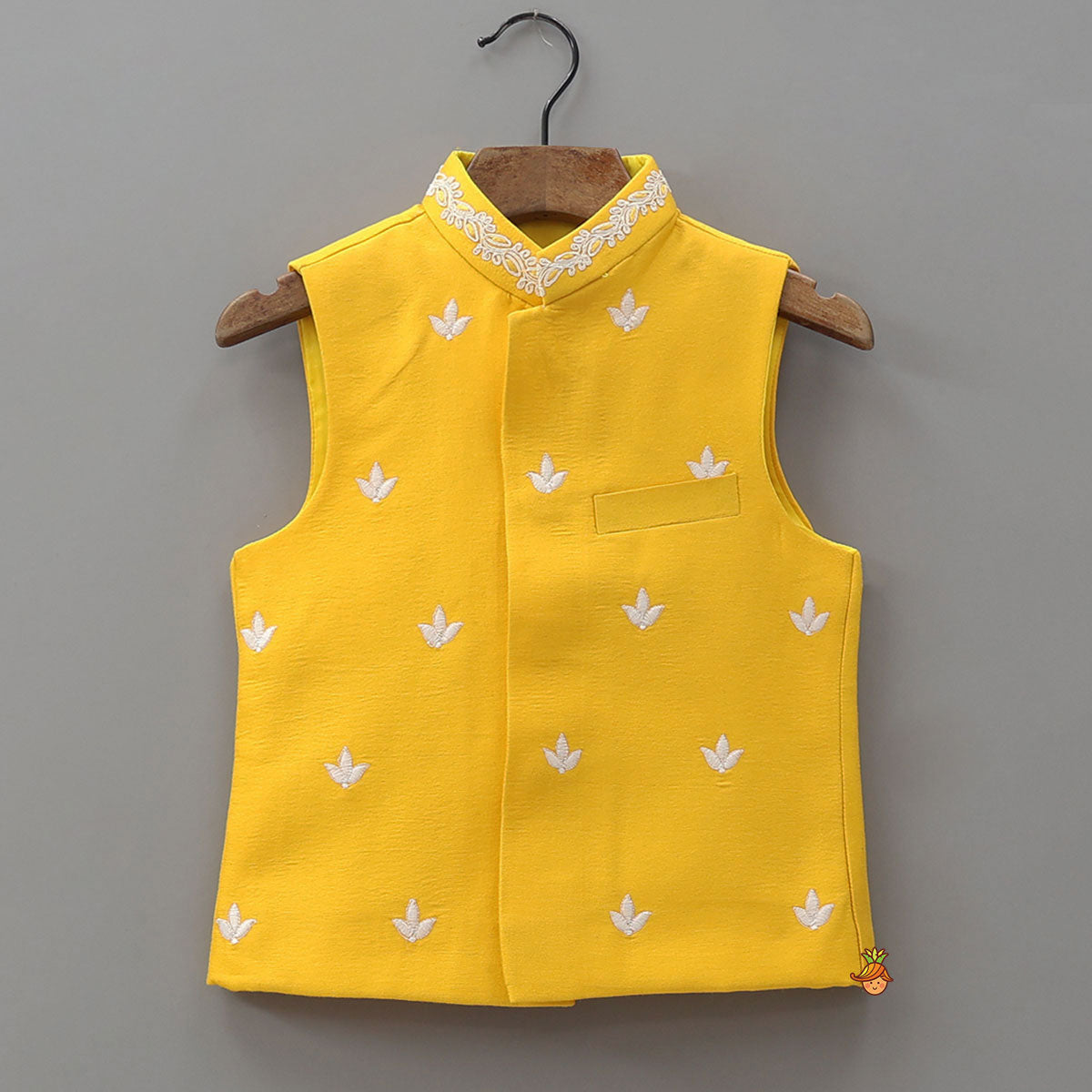 Ethnic Kurta With Thread Work Jacket And Pyjama